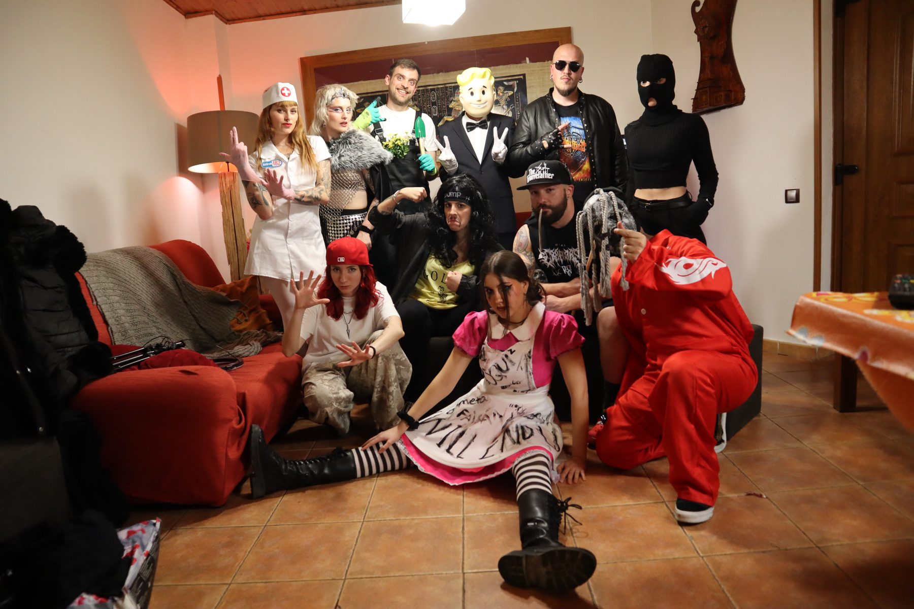 Los creadores de Metal CREATORS disfrazados en la fiesta del Weekend